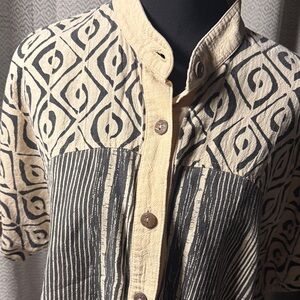 Final price Patterned Black and Cream Women's Topq